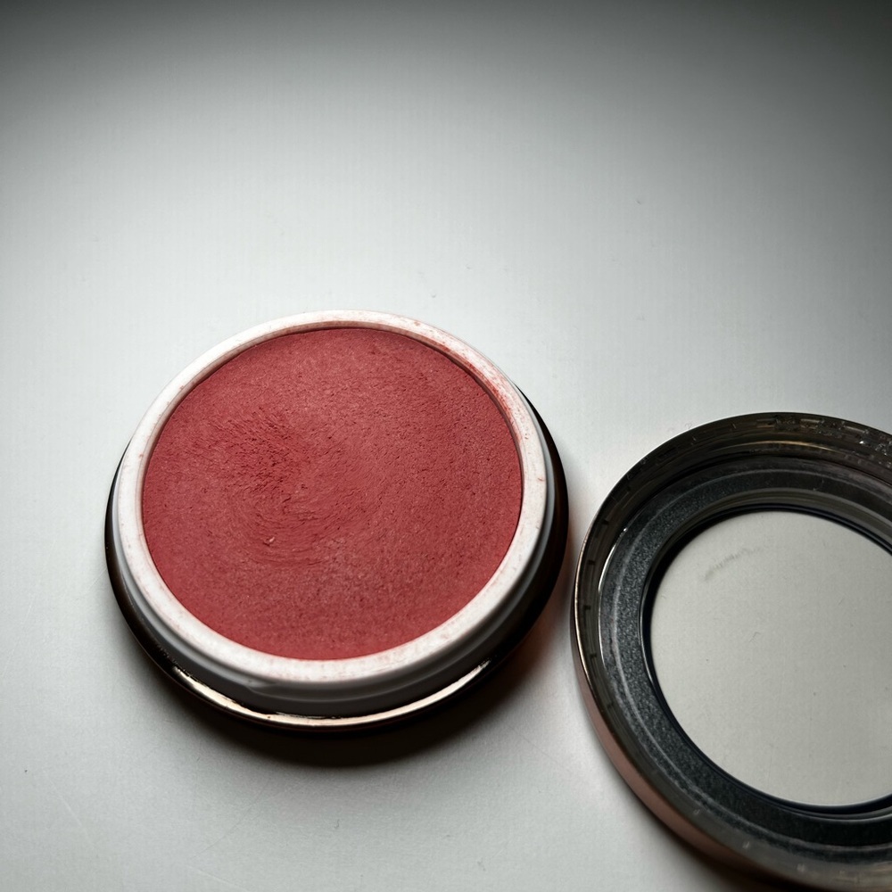 Danessa Myricks Yummy Skin Blurring Balm Powder Flushed - Rose N Brunch - Picture 1 of 3